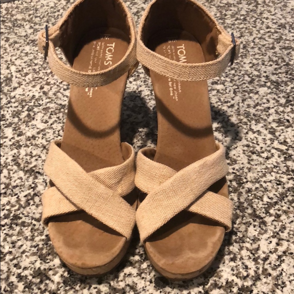 TOMS wedges